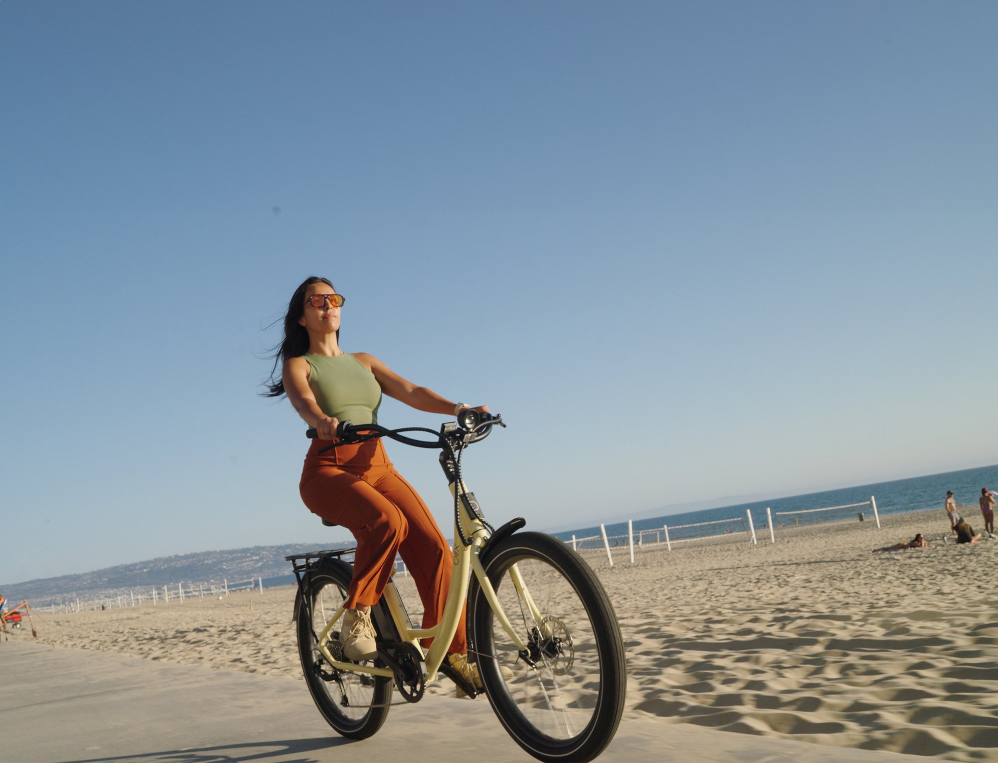 BlixEbike_SolX_Launch_BeachRide